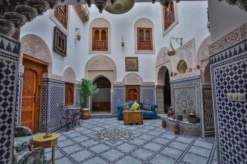 Ain Azlitan House | Riad Ridaya