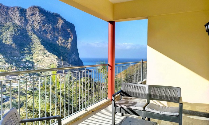 Porto da Cruz House | Ricardo´s Village