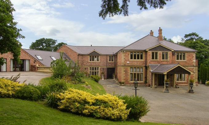 Saint Asaph Cottage | RICHMOND HALL, family friendly, luxury holiday cottage in St Asaph