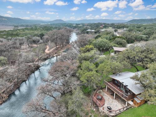 Canyon Lake House | Rick's River Haus