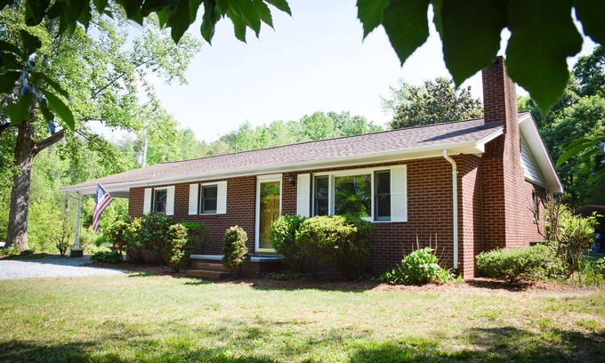 Rutherfordton House | Rider's Rest #3 Within 2 miles of Tryon International Equestrian Center