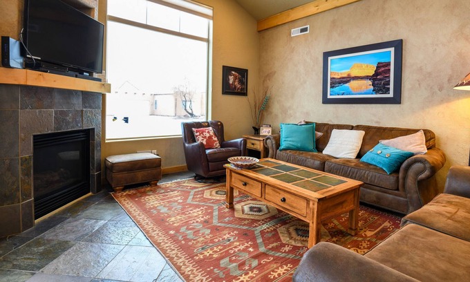 Moab South Valley House | Rim Village I1