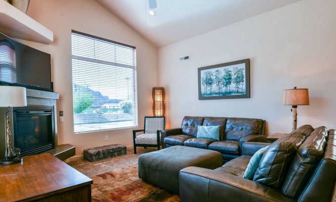 Moab South Valley House | Rim Village Y3