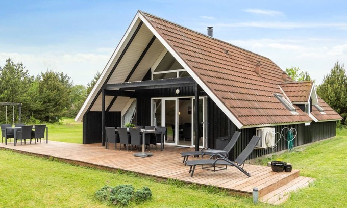 Toftum House | "Rinja" - 2.7km from the sea by Interhome