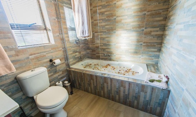 Hammanskraal Hotel | Ritsako Game Lodge