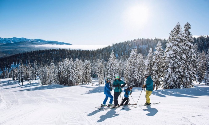 Truckee Apartment | Ritz Carlton Club residence provides a breathtaking 3 Bedroom, 3.5 Bathroom