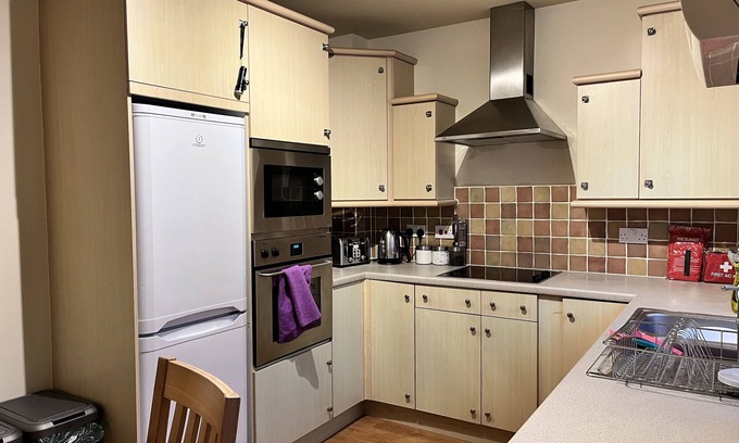 Cardiff House | River Bay