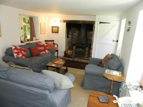 Holmebridge House | River Cottage a country retreat in wooded gardens