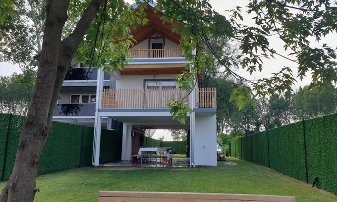 Belgrade House | River Cottage in Belgrade