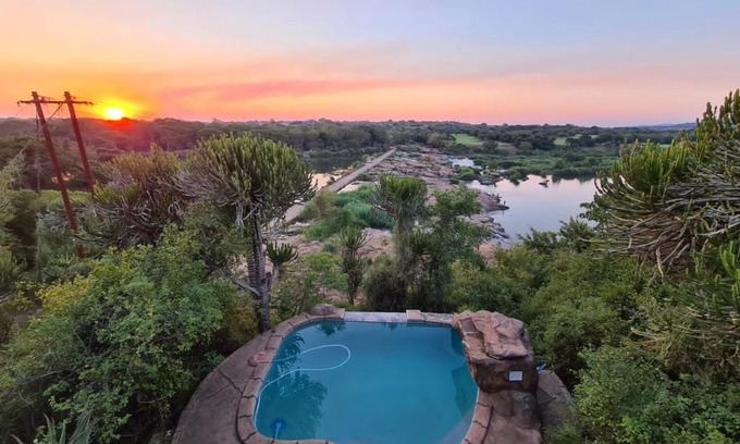 Komatipoort Cabin | River Hill Lodge