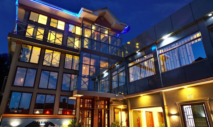 Arusha Hotel | River House Lodge