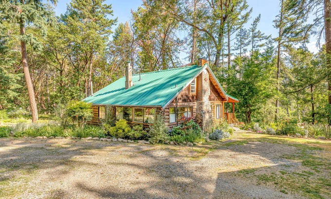 Jacksonville House | -River Retreat Log Cabin w/Gym, Game Room, and Sauna-