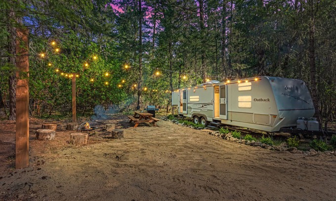 Jacksonville House | River Retreat RV Campground ~ Gym / Game Room / Sauna