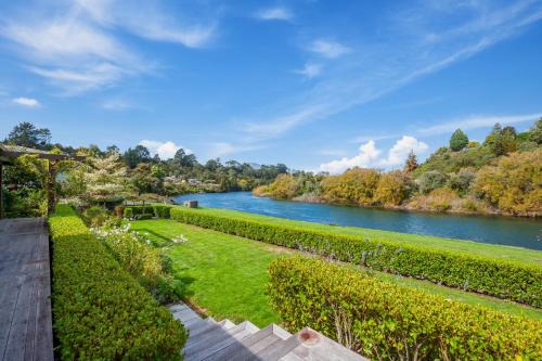 Rangatira Park House | River View Retreat - Taupo