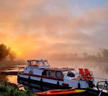 Poznan Boat Rental | River Yacht Age of Aquarius