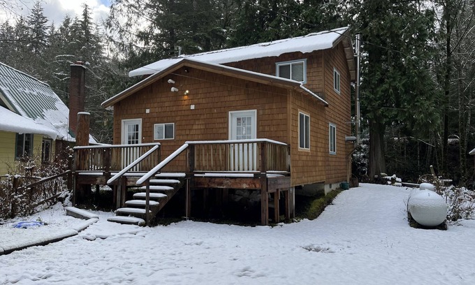 Greenwater House | Riverfront Cabin Retreat, base camp for skiing and hiking, or a quiet getaway.