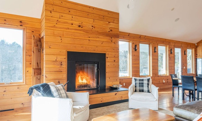 Town of Marbletown Apartment | Riverfront Estate w/Swimming Pond & Hiking Trails