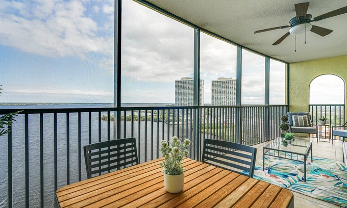 East 1st Street Condo | Riverfront Fort Myers Condo w/Community Amenities