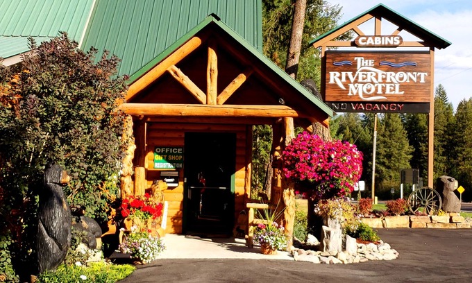 Thompson Falls Hotel | Riverfront Motel