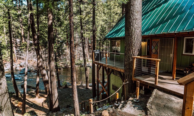 Kyburz Cabin | Riverfront! Pet-Friendly A-Frame Cabin - 25min to Sierra @ Tahoe