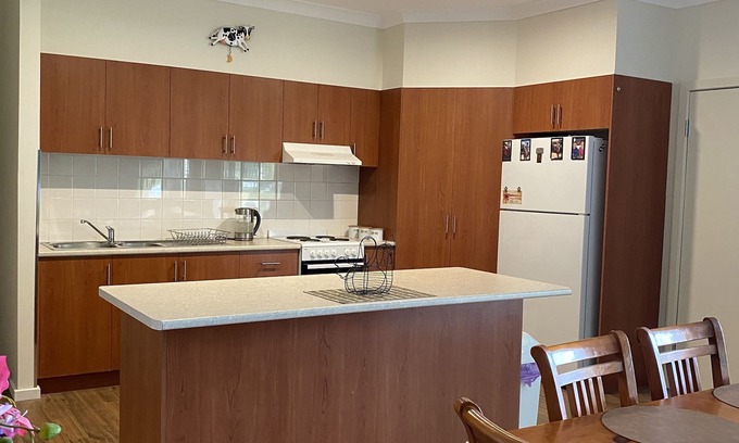 Pomona Cottage | Riverland Cottage Wentworth, self contained, 4 bedrooms, 10 mins from Wentworth