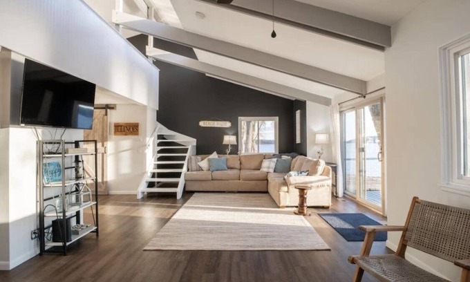 Peoria Heights House | Riverside Beach House