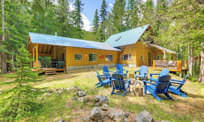 Troy Cabin | Riverside Cabin on 9 Acres in Montana