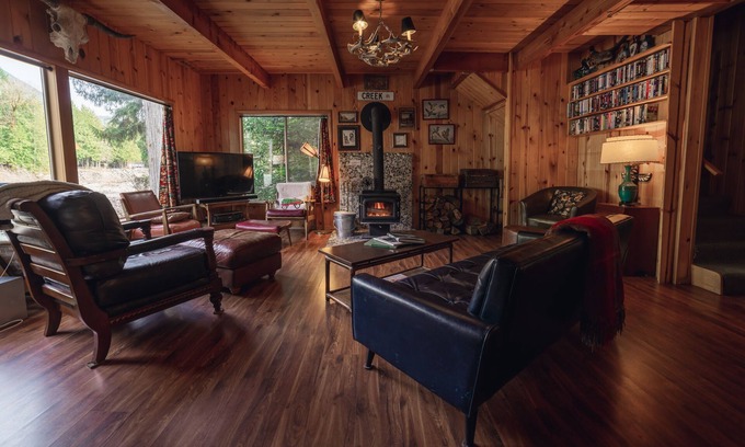 Baring Cabin | Riverside Mid-Century Cabin with Mountain Views