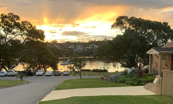 Bicton House | Riverside retreat for those that want to be close to nature and live in luxury.
