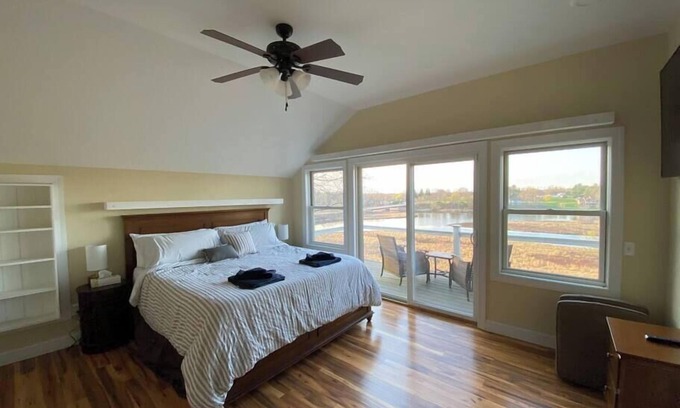 Port Ontario House | Riverview Lodge Master Suite