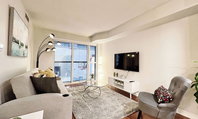 Toronto Entertainment District Apartment | RivetStays - The Icon