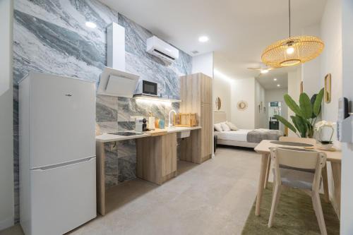 Aiora Apartment | RMZ31 Loft Valencia - Espacioso y acogedor estudio con terraza en zona Ayora