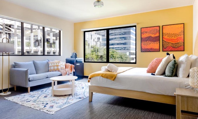 Brisbane Central Business District Hotel | Roamer Brisbane