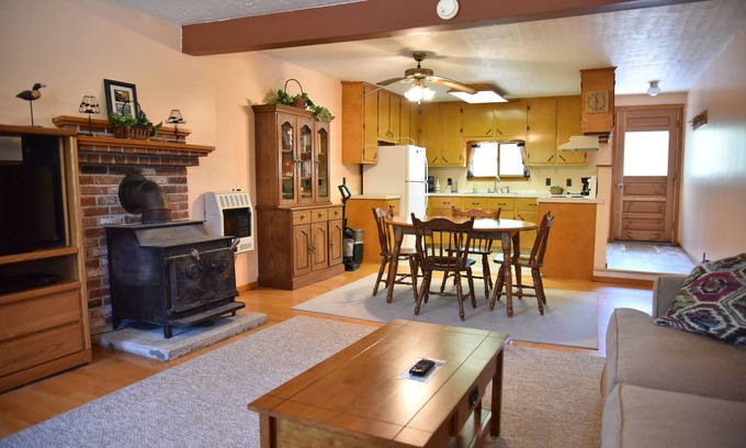 Salsbury Cove Hotel | Robbins Motel