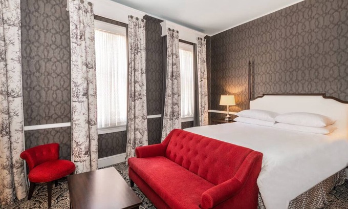 Historic District Hotel | Robert Johnson Townhouse, Historic Inns, Fireplace, Downtown Locale