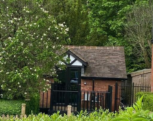 King's Bromley House | Robin's Nest - a self contained detached annex with sky sports & movies