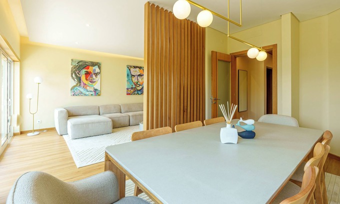 Parchal Villa | Rocha's Residence Ferragudo - Exclusive Villa, River View, Central & Near Beach