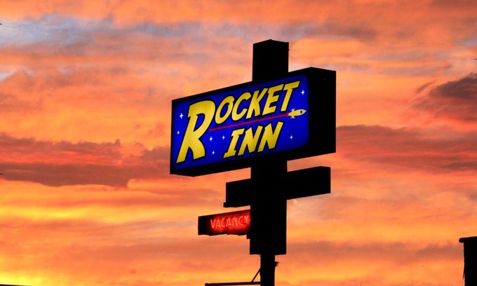 Truth or Consequences Hotel | Rocket Inn