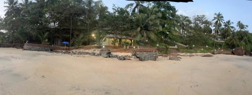 Kannur House | Rocks beach house