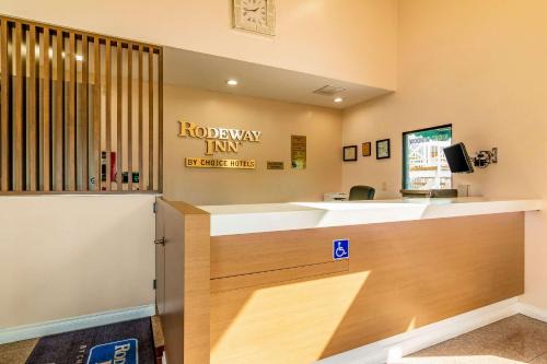 Artesia Hotel | Rodeway Inn Artesia Cerritos