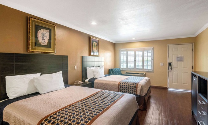 Artesia Hotel | Rodeway Inn Artesia Cerritos