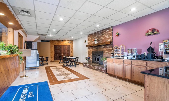 Bellows Falls Hotel | Rodeway Inn Bellows Falls