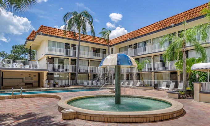 Clearwater Hotel | Rodeway Inn Central Clearwater Beach