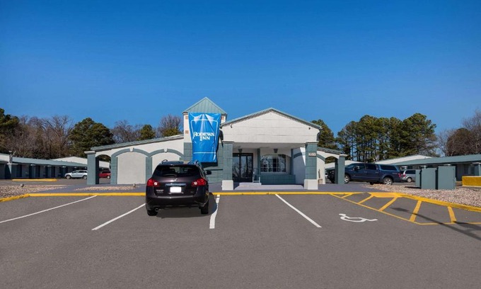 Toddville Road Hotel | Rodeway Inn Charlotte Airport Area