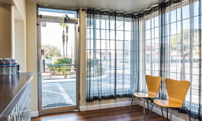 Hanford Hotel | Rodeway Inn Downtown Hanford