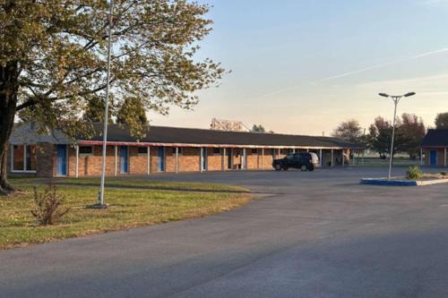 Flora Hotel | Rodeway Inn Flora