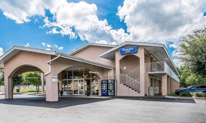 Gainesville Hotel | Rodeway Inn Gainesville - University Area