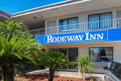 Florida Central Atlantic Coast Hotel | Rodeway Inn Kissimmee Maingate West - Free Theme Park Shuttle