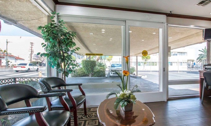 Westlake South Hotel | Rodeway Inn Los Angeles Convention Center