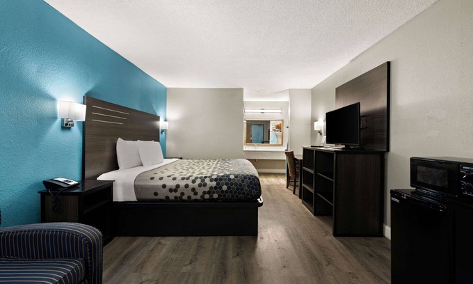 Dumbarton Hotel | Rodeway Inn
